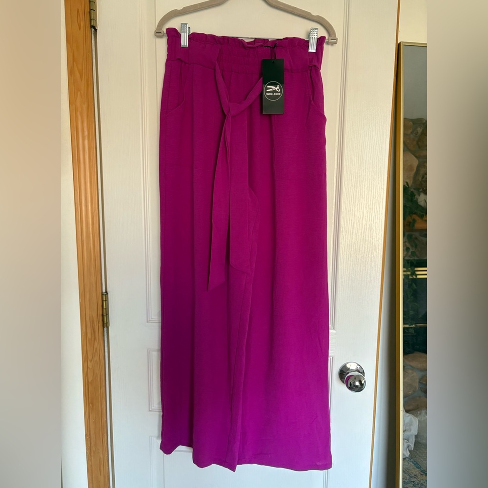 Women's Wide Leg Pants in Fuchsia